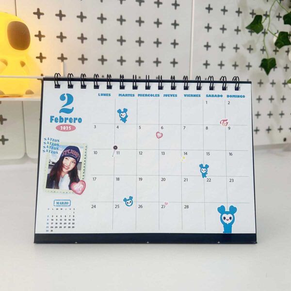 Calendario de mesa 2025 Twice - Imagen 3