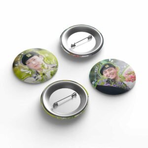 Pin chico BTS Militar