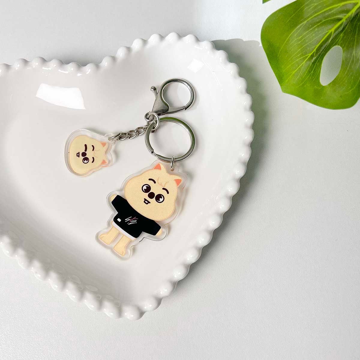 Llavero acrílico Skzoo 10